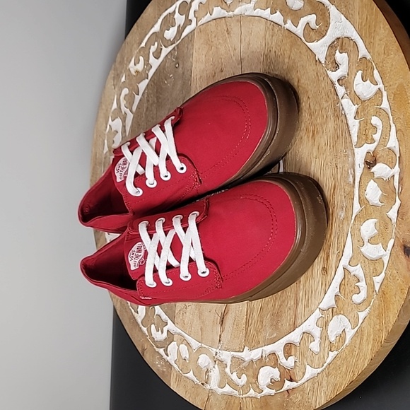 VANS Authentic Classic Low Chili Pepper Red Canvas ~ Brown Gum Sole Shoes - Picture 2 of 9